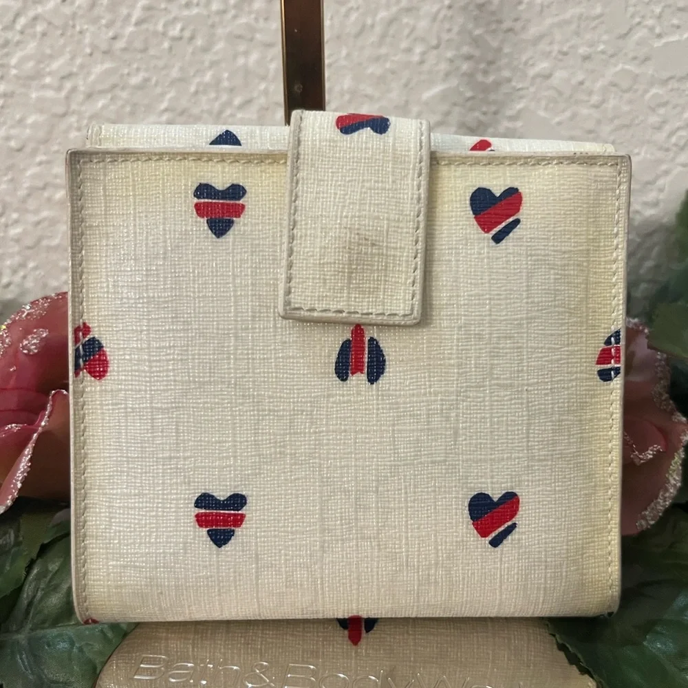 ⭐️Gucci PVC Leather Ribbon Heart Bifold Wallet - Picture 3 of 16